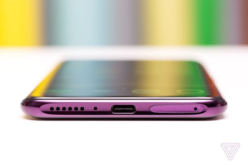 Oppo Find X has no notch, slim bezels, and a pop-up camera