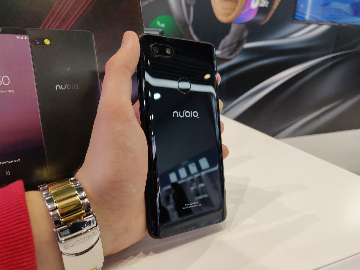 Hands-on with the smallest 5G phone, the Nubia Mini 5G