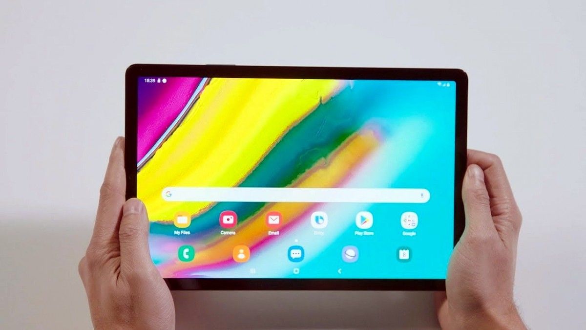 Samsung Galaxy Tab S5e is a lightweight tablet with 10.5-inch