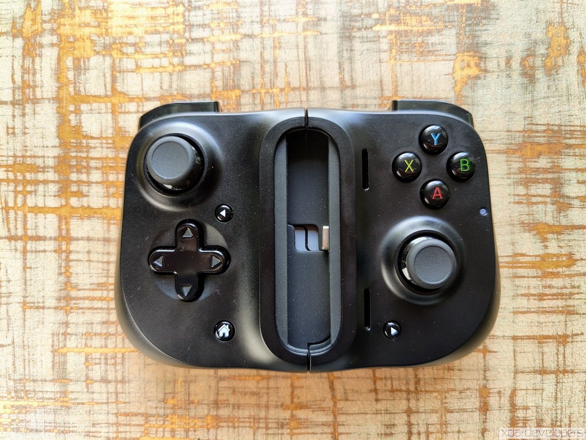 Universal Gaming Controller for IOS and Android- Razer Kishi