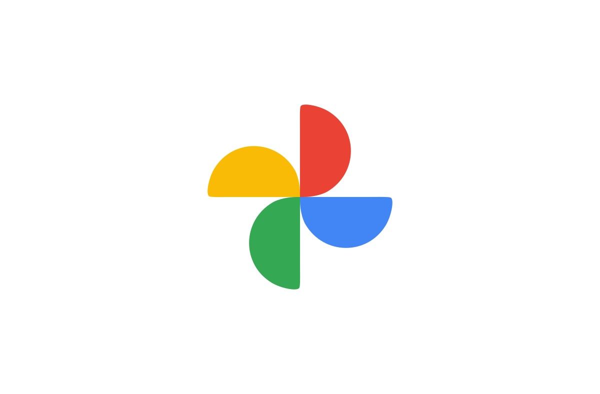 google photos logo on white background