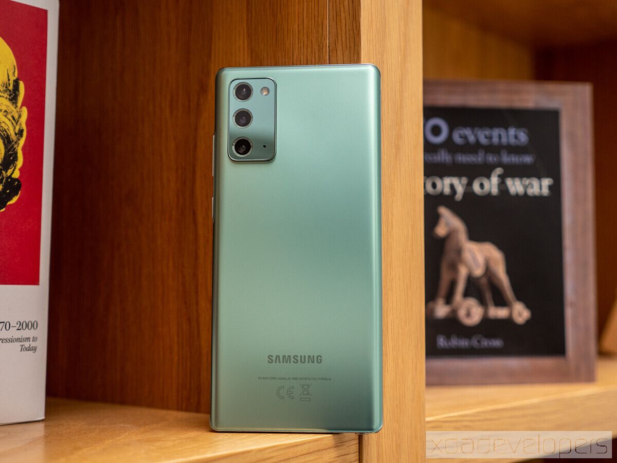 Samsung Galaxy Note 20 мистический зеленый сзади