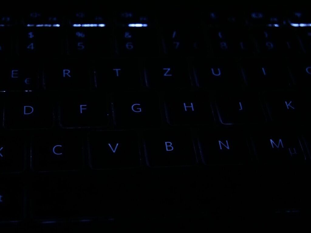 Honor MagicBook Pro backlit keyboard