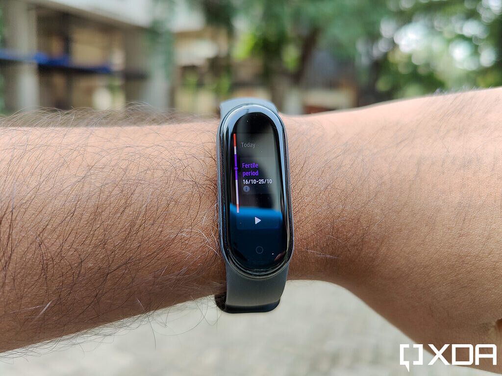 Xiaomi's Mi Smart Band 5 sports bigger display and new wireless charging  system — and starts at $27