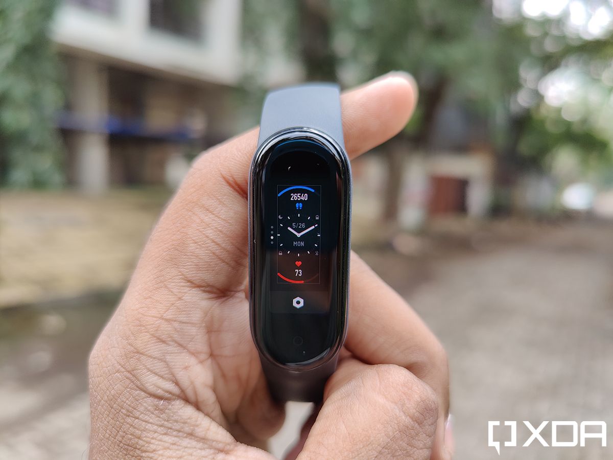 Alleged real image of Xiaomi Mi Band 5 with a punch-hole display appears  online 
