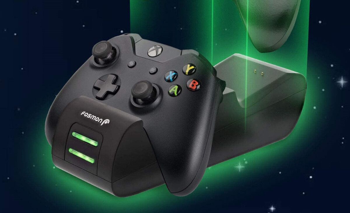 fosmon dual charger xbox one one controller against starry background