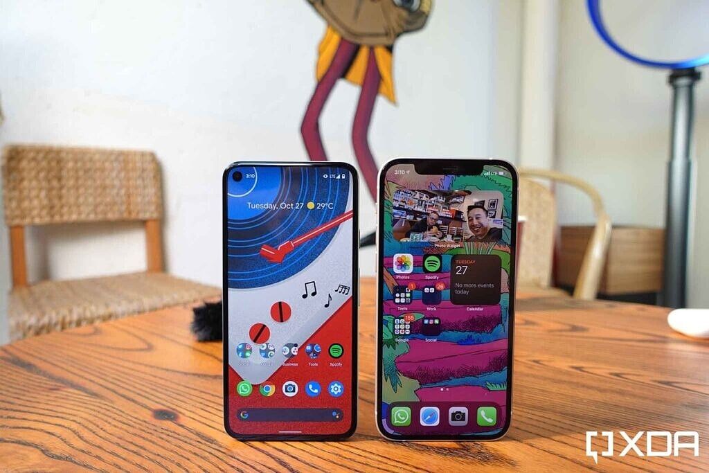 Pixel 5 and iPhone 12 screens