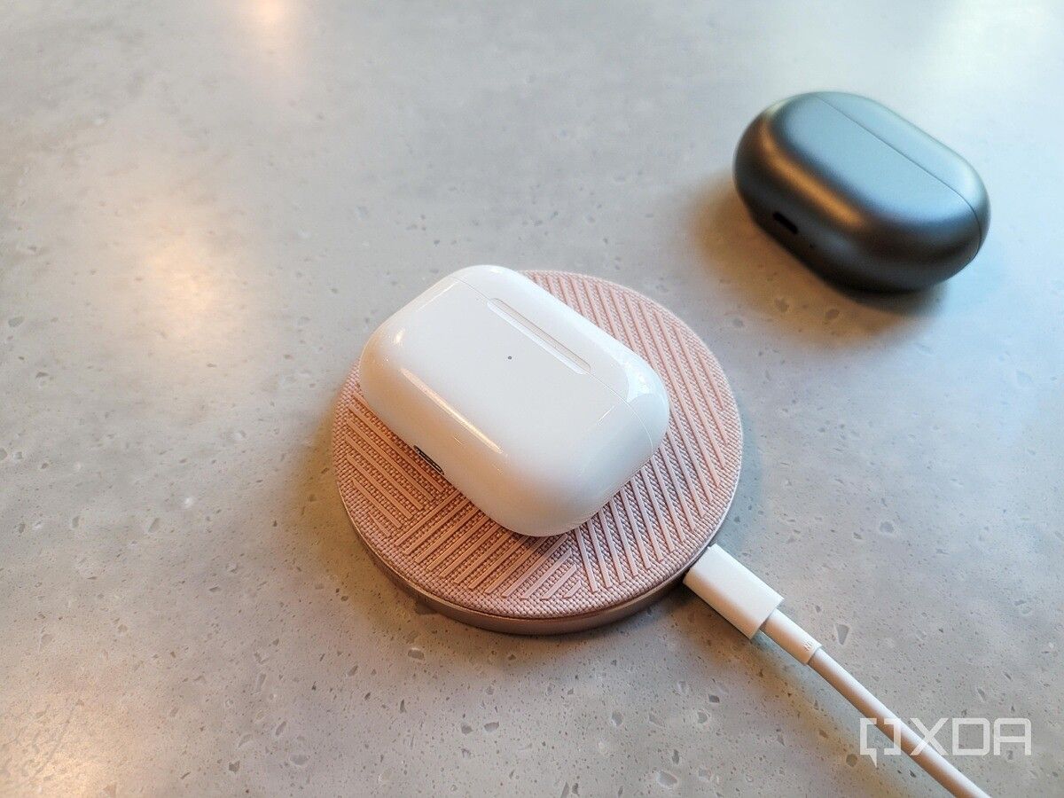 Huawei's FreeBuds Are an Unapologetic Ripoff of Apple's AirPods