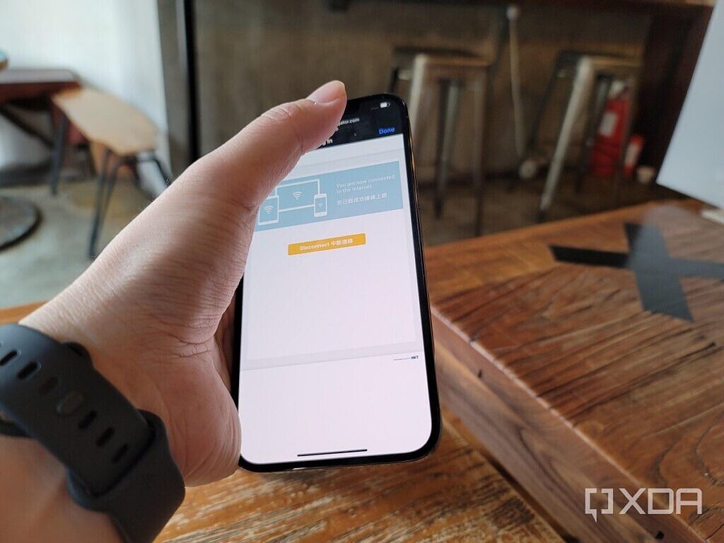 El iPhone 12 Pro Max es difícil de usar con una mano.