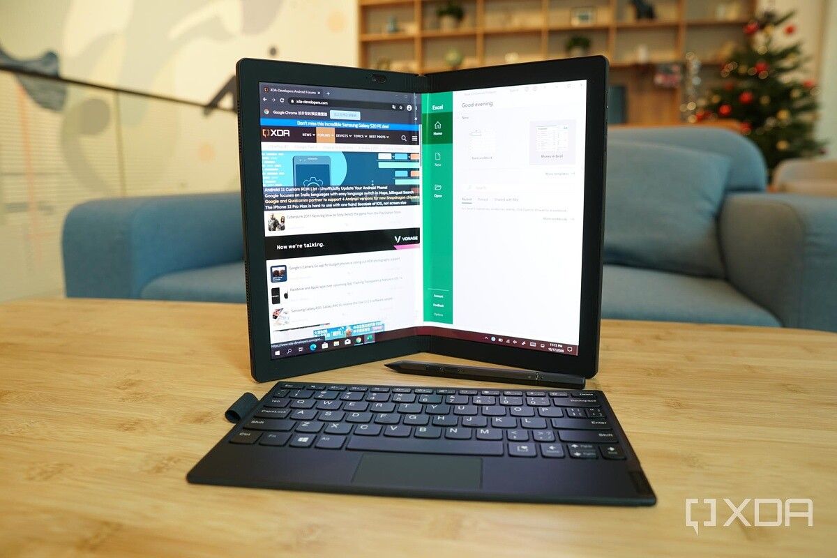 Lenovo ThinkPad Fold X1 hands-on preview