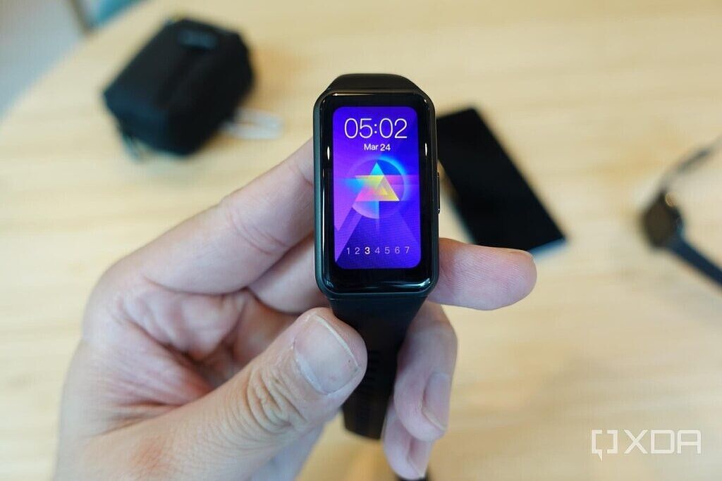 The Honor Band 6 with a 1.54-inch AMOLED screen