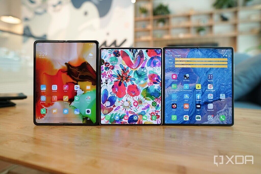 Mix fold 3. Xiaomi z Fold 2. Xiaomi mi Mix Fold 2. Mi Mix Fold и Galaxy Fold. Mi Mix Fold 2 комплект.