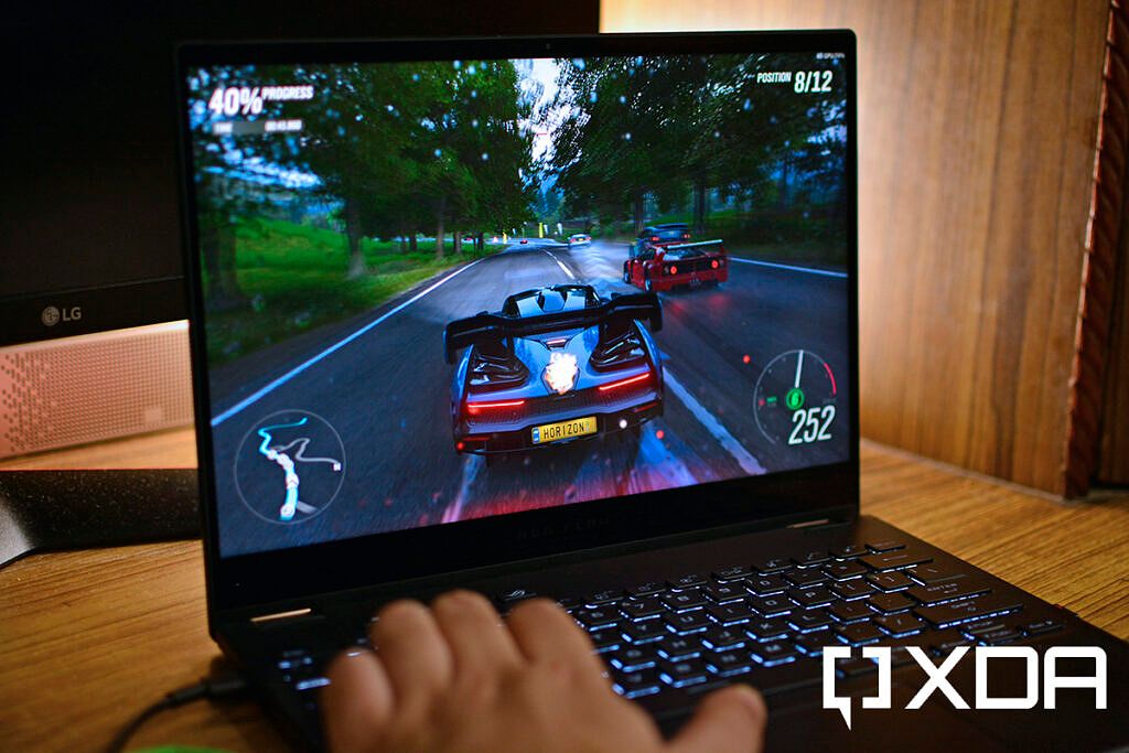 ASUS ROG Flow X13 running Forza 4