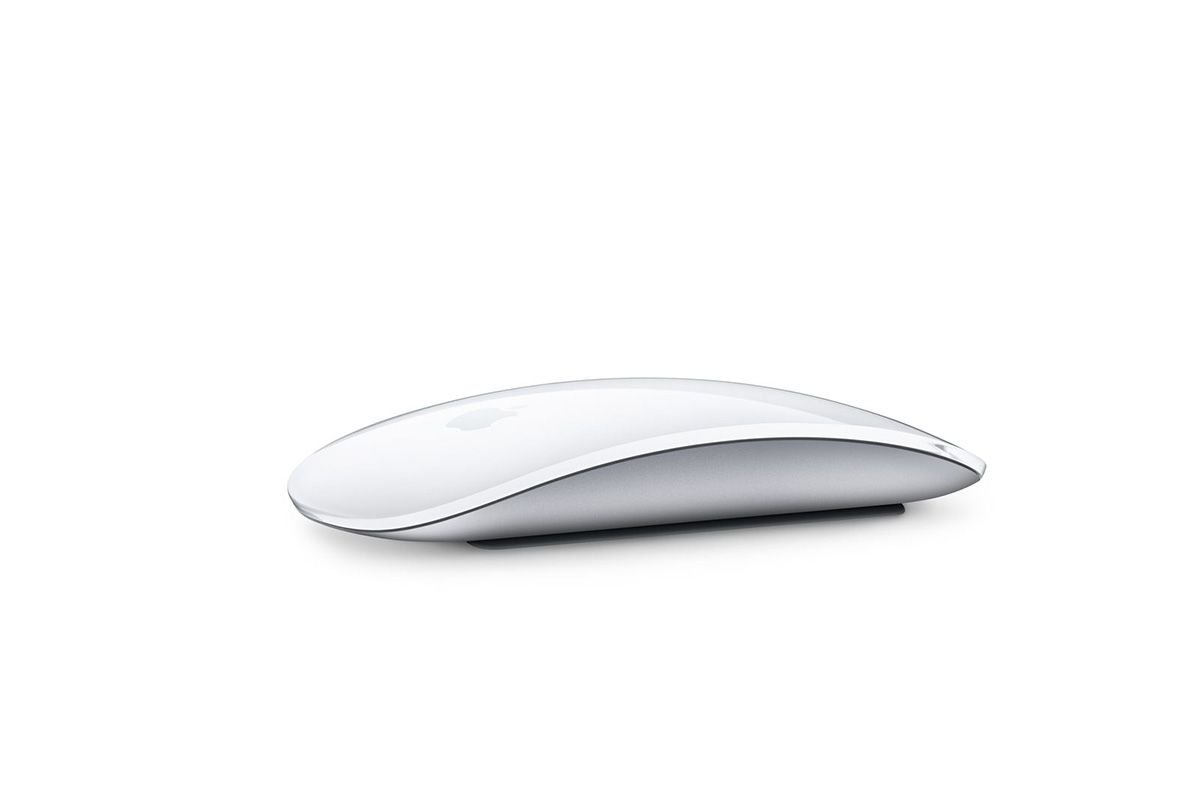 La Magic Mouse 2 d'Apple est actuellement la meilleure option de souris si vous recherchez une compatibilité transparente et une prise en charge des fonctionnalités.  Il est doté d'un design élégant, d'une belle apparence et vous pouvez également effectuer diverses commandes gestuelles sur sa surface lisse.