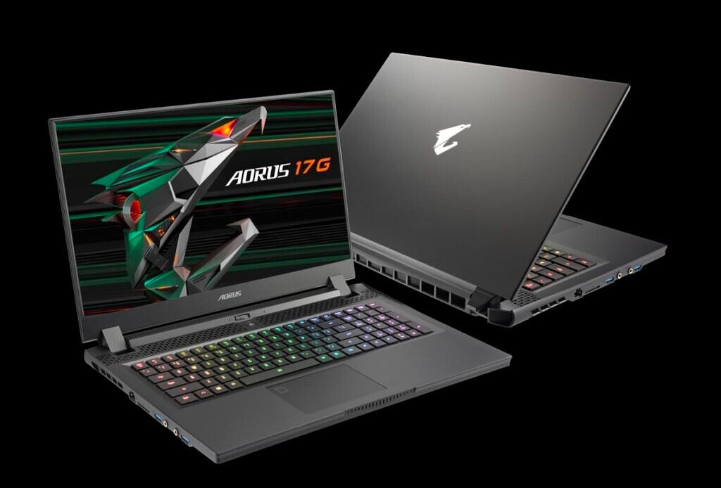 Gigabyte AORUS 17G parte delantera y trasera sobre fondo negro