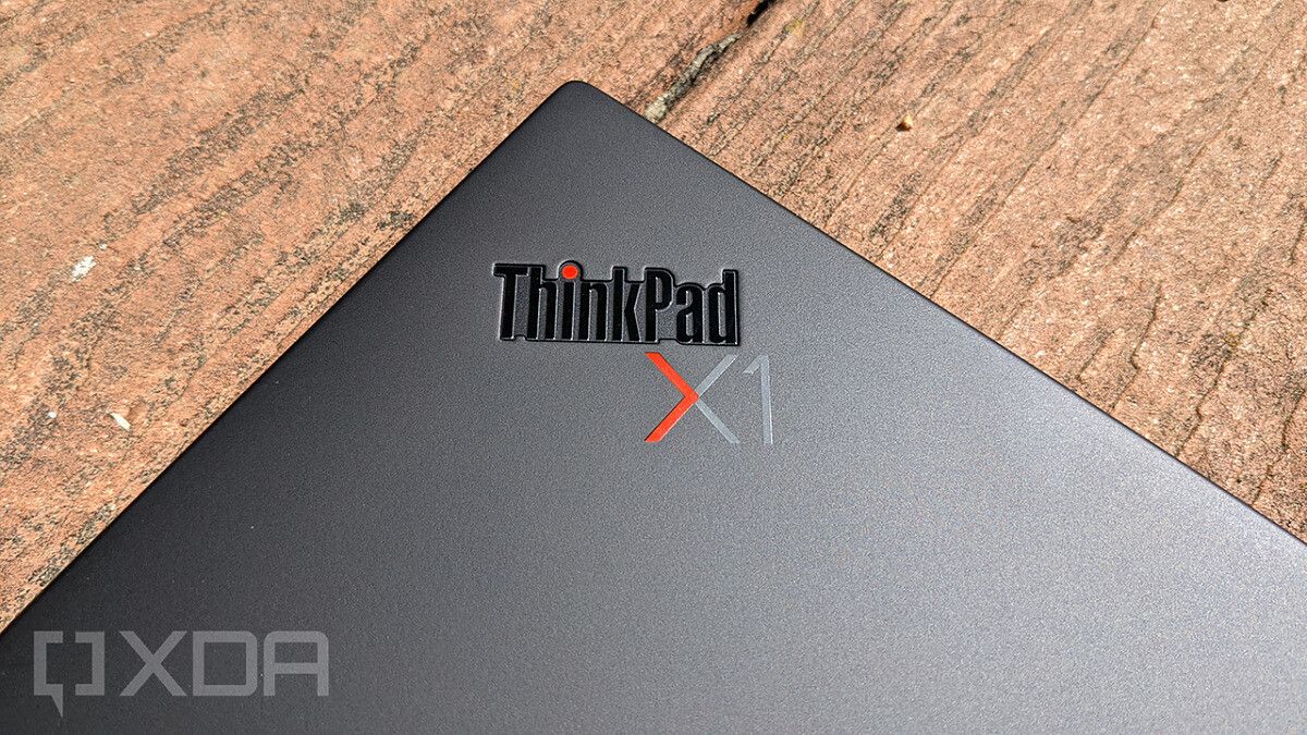 ThinkPad X1 logo on X1 Carbon Gen 9