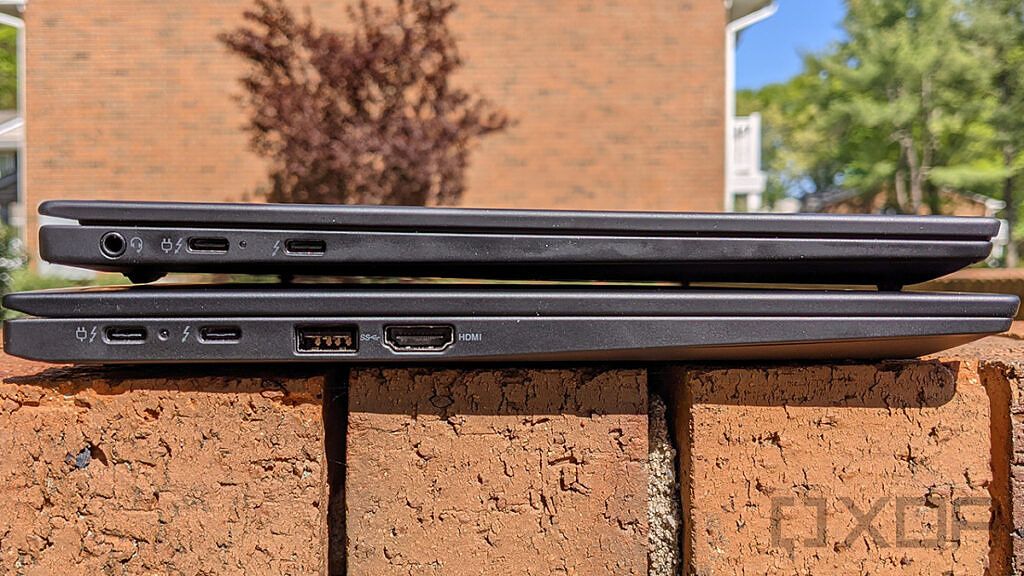 Lenovo ThinkPad X1 Carbon and ThinkPad X1 Nano side view