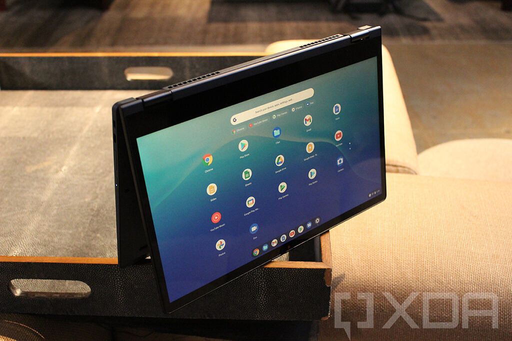 IdeaPad Flex 5i Chromebook on cloth table