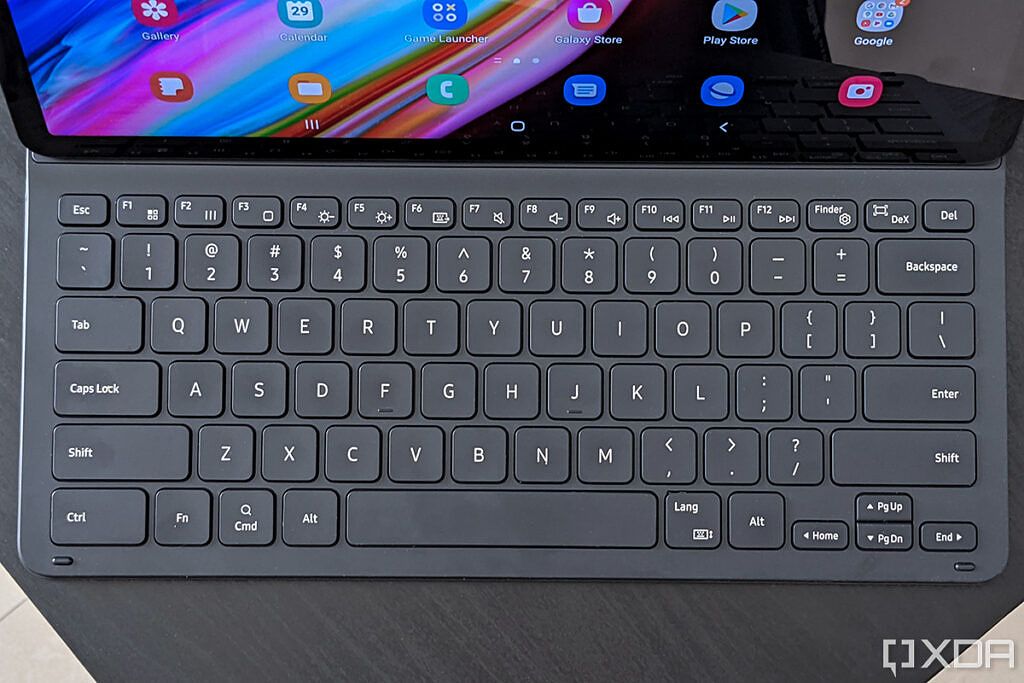 Samsung Galaxy Tab S7 FE keyboard folio