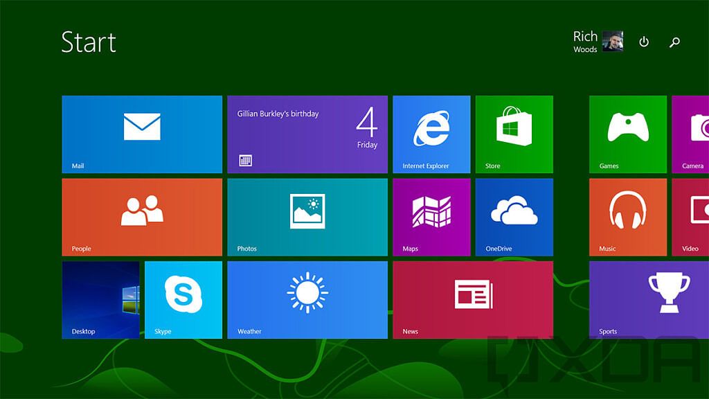 Windows 8 Start Screen screenshot with green background