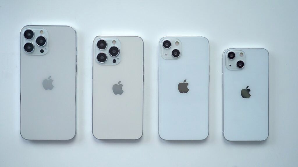 iPhone 13 lineup dummy models