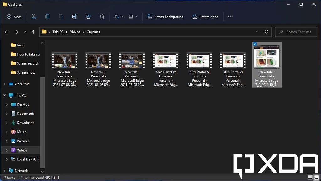 Captures folder in Videos library in Windows 11