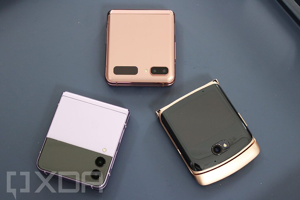 Samsung Galaxy Z Flip 5G, Galaxy Z Flip 3, and Motorola RAZR 5G, all folded