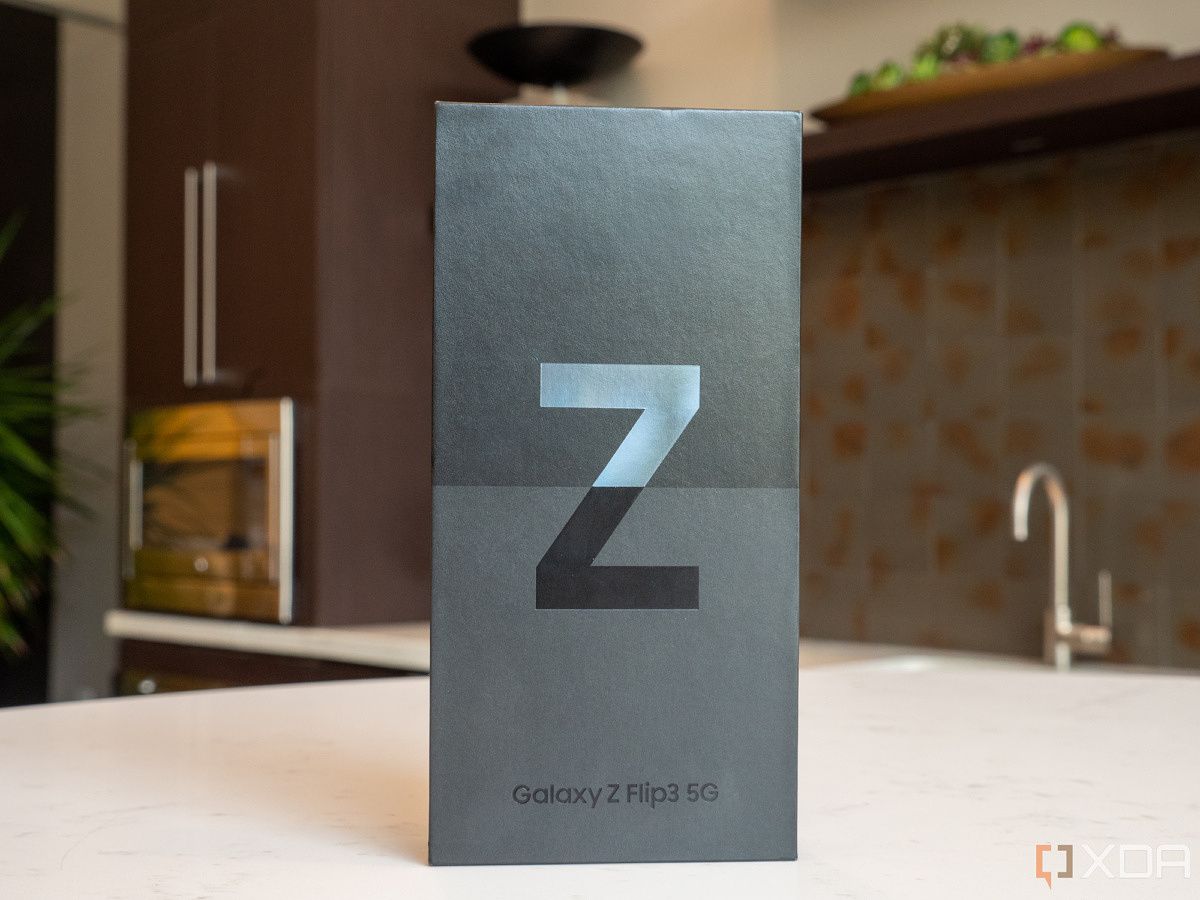 Samsung Galaxy Z Flip 3 box
