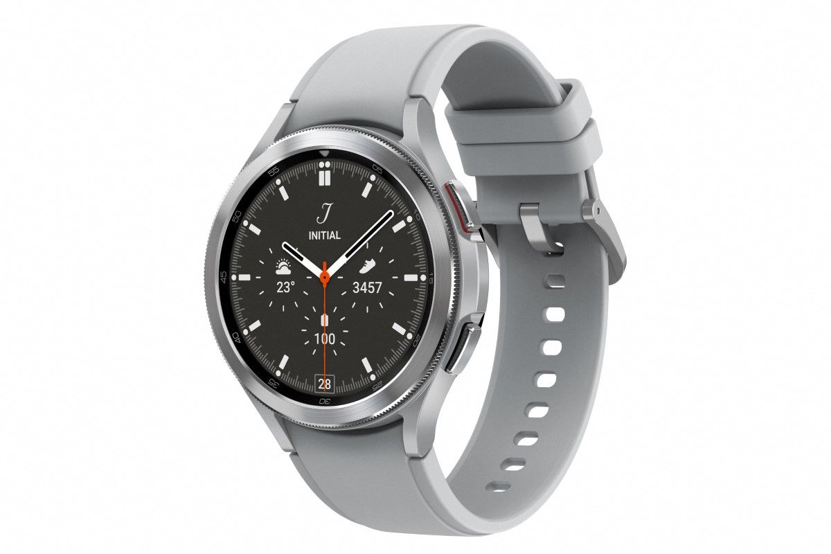 Die Galaxy Watch 4 Classic ist eine der besten Wear OS-Uhren auf dem Markt und bietet Google Assistant-Unterstützung und erweiterte Gesundheitsfunktionen.
