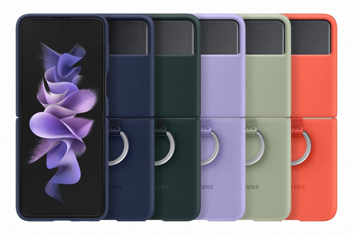 The Galaxy Z Flip 3 Ring Case is an absolute must-buy for anyone who pre-orders the Galaxy Z Flip 3. It adds grip, lets you use your phone in more ways and adds great style. Check out the Navy color for my personal favorite.