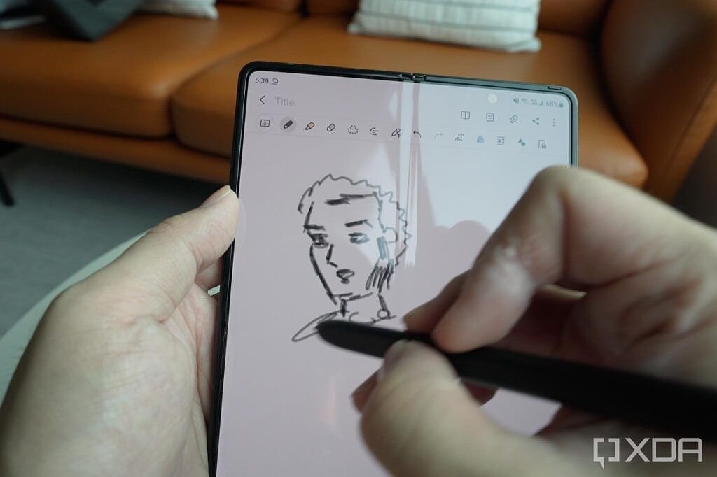 The S-Pen Pro running across a crease on the Fold 3