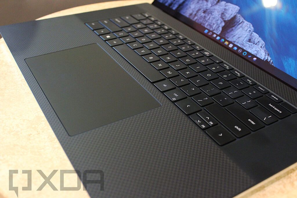 Angled view of Dell XPS 17 keyboard