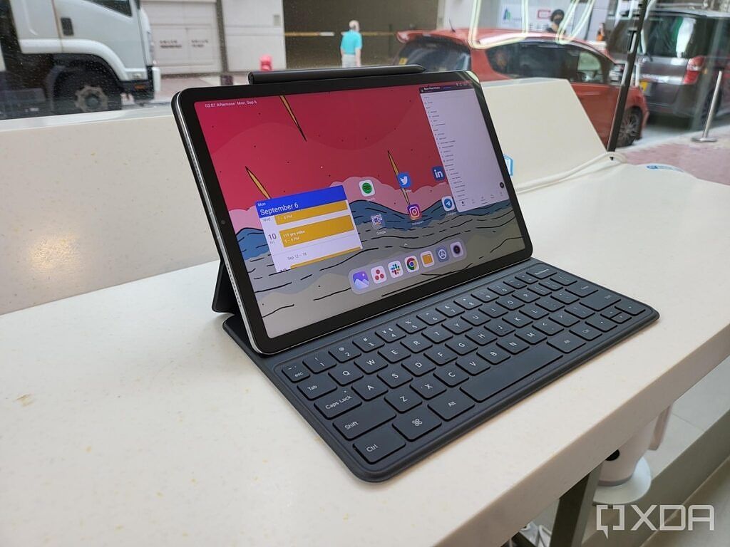 Xiaomi Pad 6 Unboxing with Keyboard & Pen 