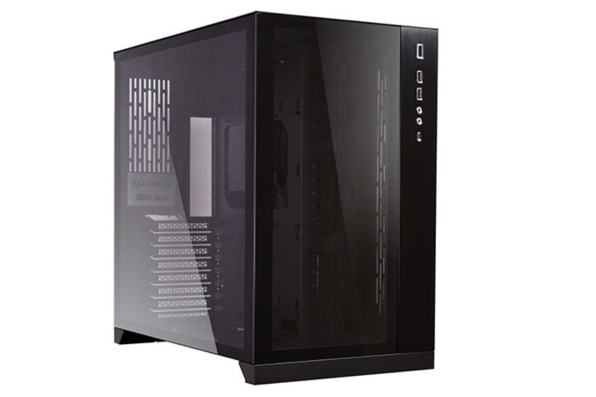 Lian-Li PC-O11 Dynamic is arguably one of the best computer cases on the market right now.