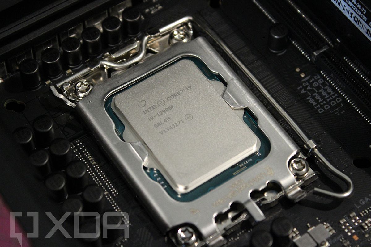 Intel 12th Gen Alder Lake Release date, Benchmarks, Specs, and more!