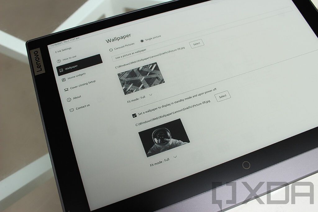 Pantalla E Ink en el exterior del Lenovo ThinkBook Plus