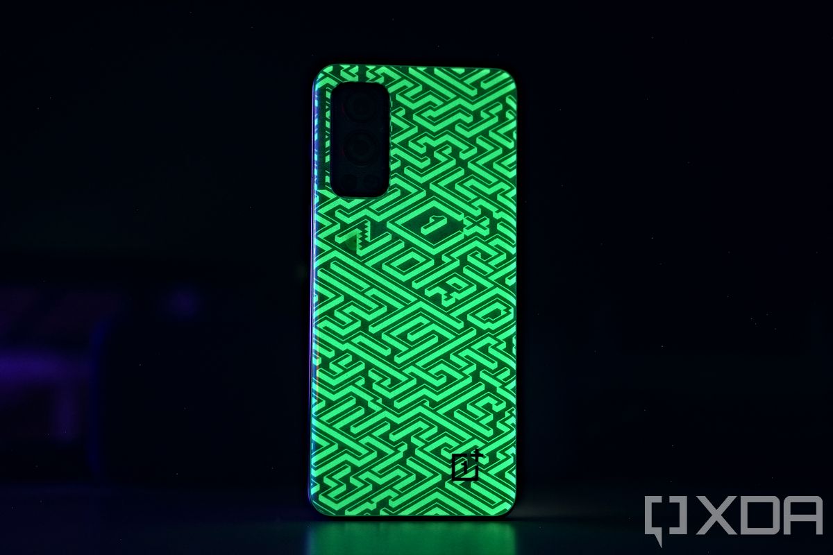 OnePlus Nord PAC-MAN Edition 5G Smartphone Features A