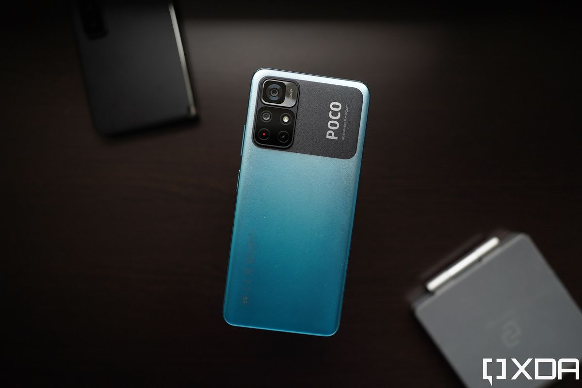 POCO M4 Pro offers a large screen and large battery for its sub $220 price. 