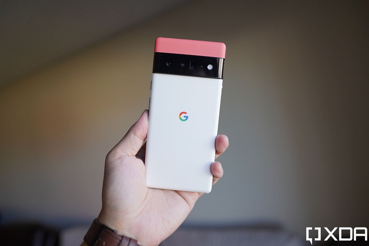 Google really amped up their smartphone game with the Pixel 6 this year. It's one of the best smartphones that you can buy around the $700 mark. It's got a nice display, a great set of cameras that click some of the best pictures, and Google's software magic supported by the new Tensor chip. It's a complete flagship device.