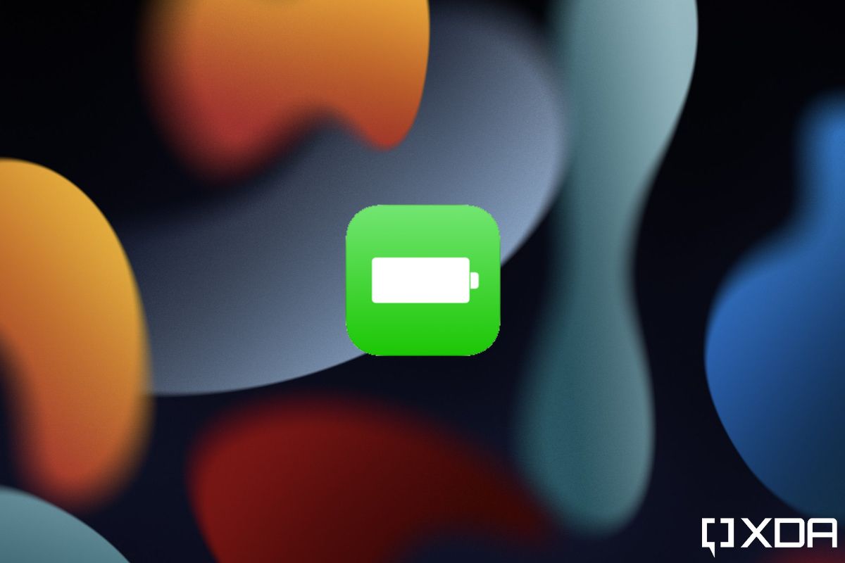 Battery icon on the background of iOS 15