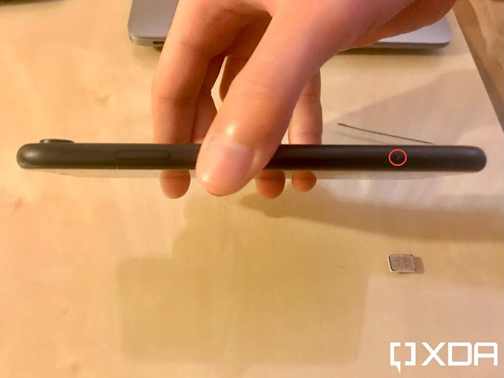 SIM-Karte in iPhone einlegen