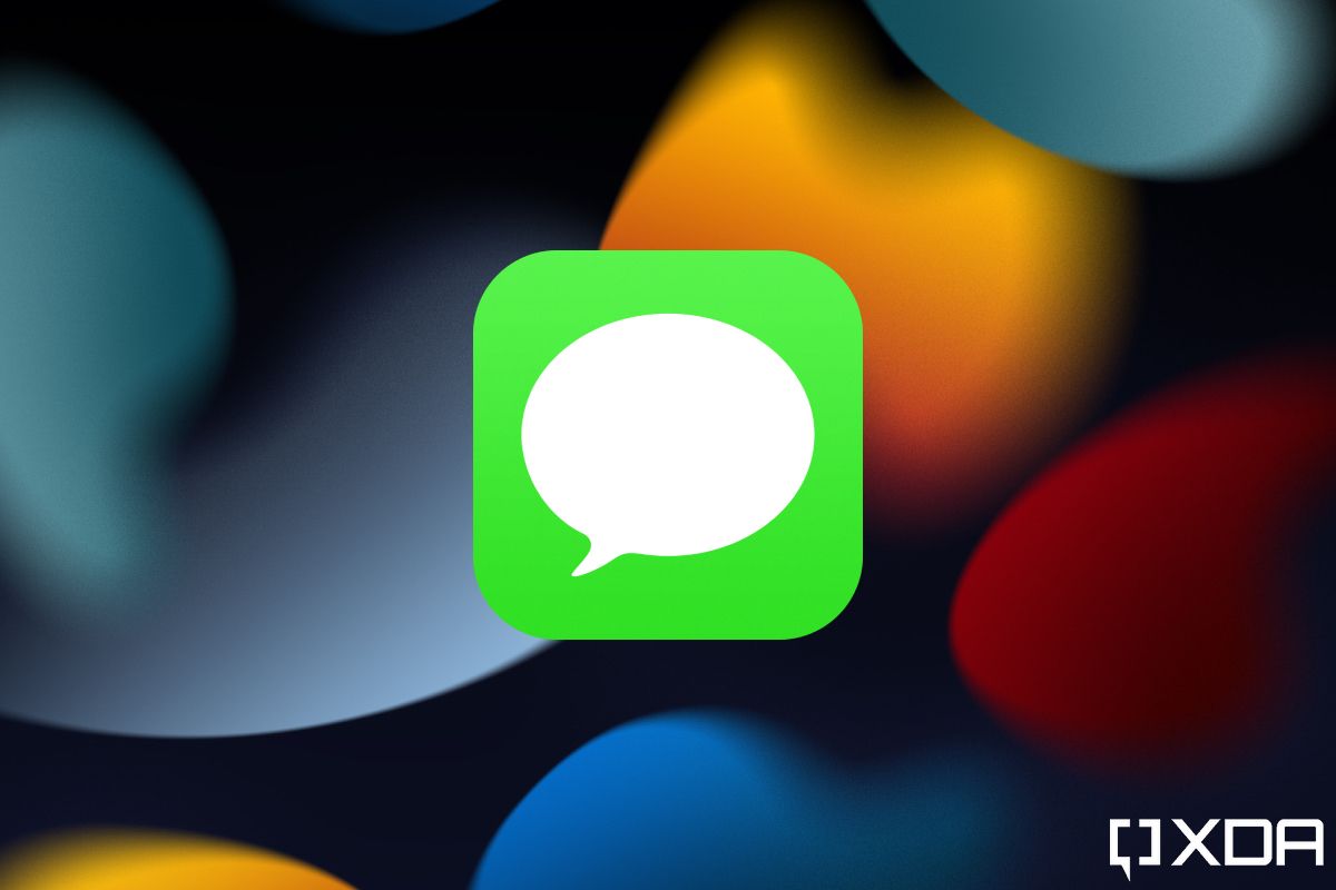 iMessage icon on iOS 15 wallpaper