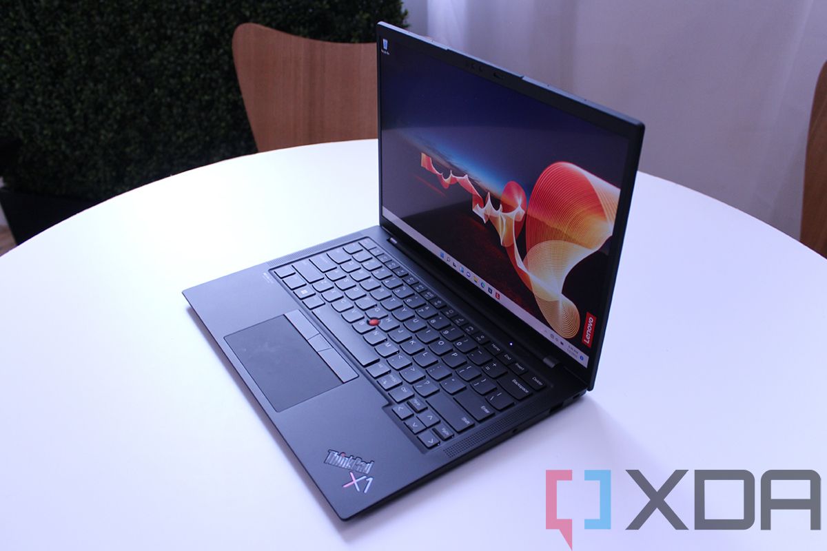 Does the Lenovo ThinkPad X1 Carbon Gen 10 have a good webcam?