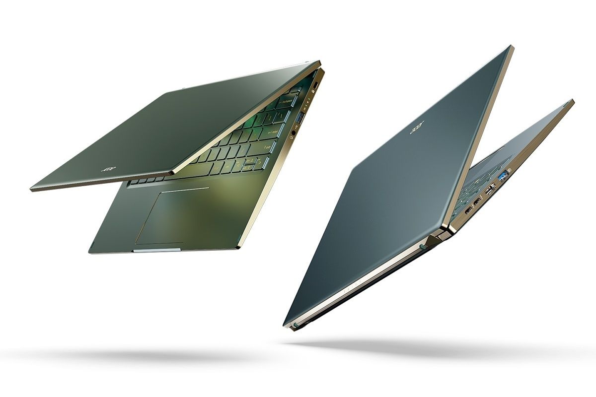 Acer Swift 5 seen from the front and back and the lid slightly open