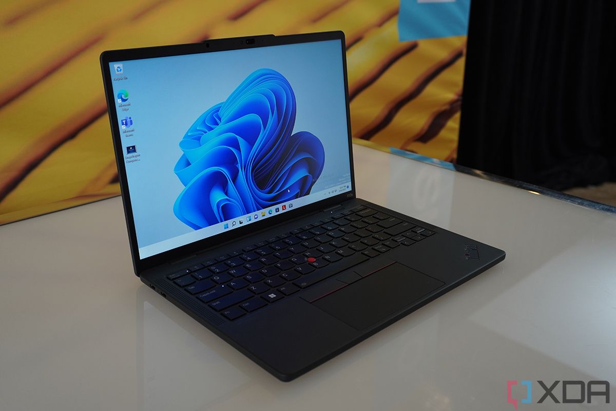 Lenovo ThinkPad X13s — самый мощный на сегодняшний день ПК с ОС Windows on Arm, весящий всего 2,35 фунта и обладающий такими преимуществами, как 5G.