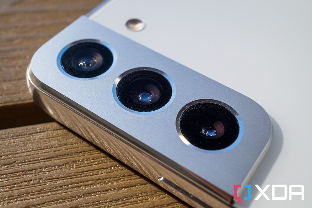 Photo of the Galaxy S22's cameras