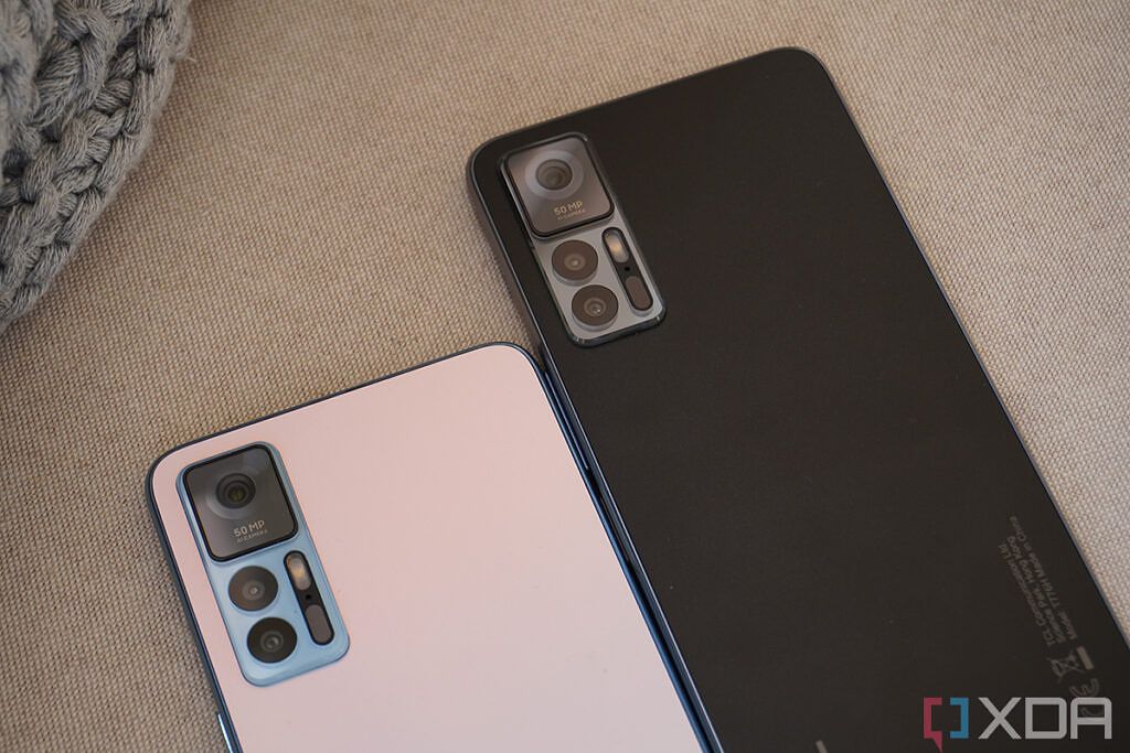 Close up of camera lenses on TCL 30 5G