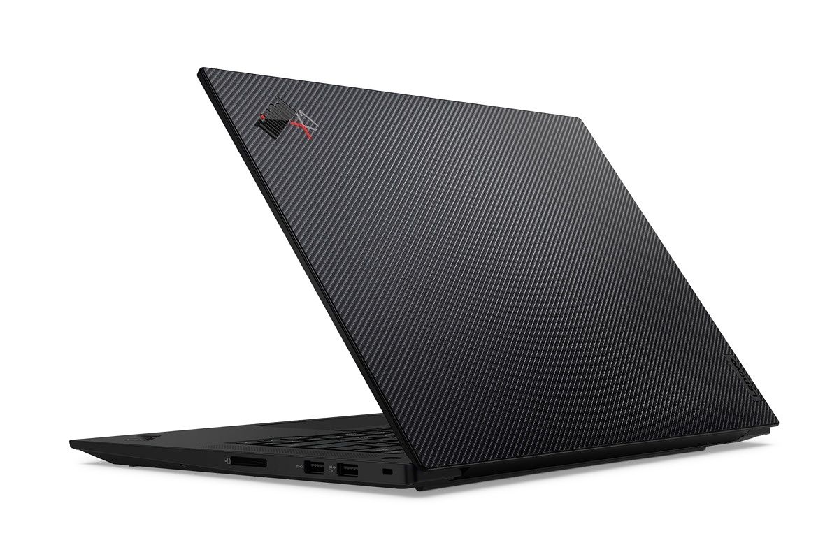 Das Lenovo ThinkPad X1 Extreme Gen 5 ist ein leistungsstarker Business-Laptop mit Prozessoren der Intel H-Serie und NVIDIA GeForce RTX-Grafik für anspruchsvolle Workloads und Spiele.