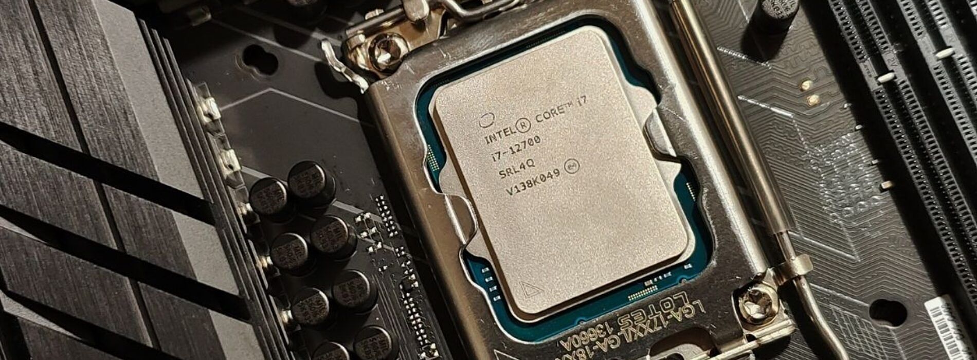 Intel i7 1700. Процессор Intel Core i7 12700k. Процессор Intel Core i7-12700. Intel i7 12700 OEM. Процессор Intel Core i7 12700k, LGA 1700, OEM.