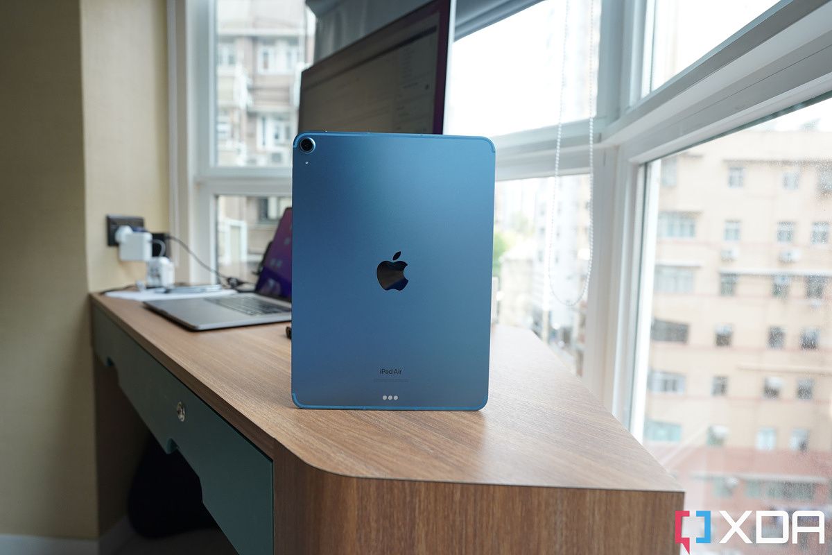 Apple iPad Air 5 (2022) Review: The best tablet option for just about  everyone